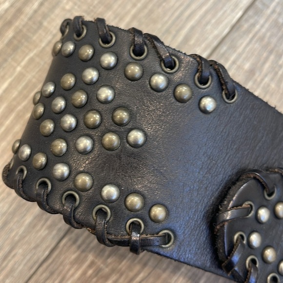 Genuine Leather belt size medium (F20328)